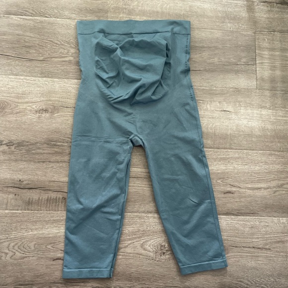 Maternity Belly Support Crop Leggings - Picture 1 of 3